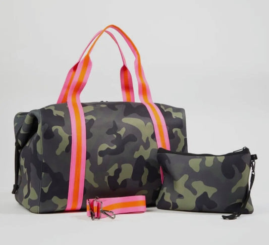 The Lyzzi Weekender Camo W/pink & orange Strap